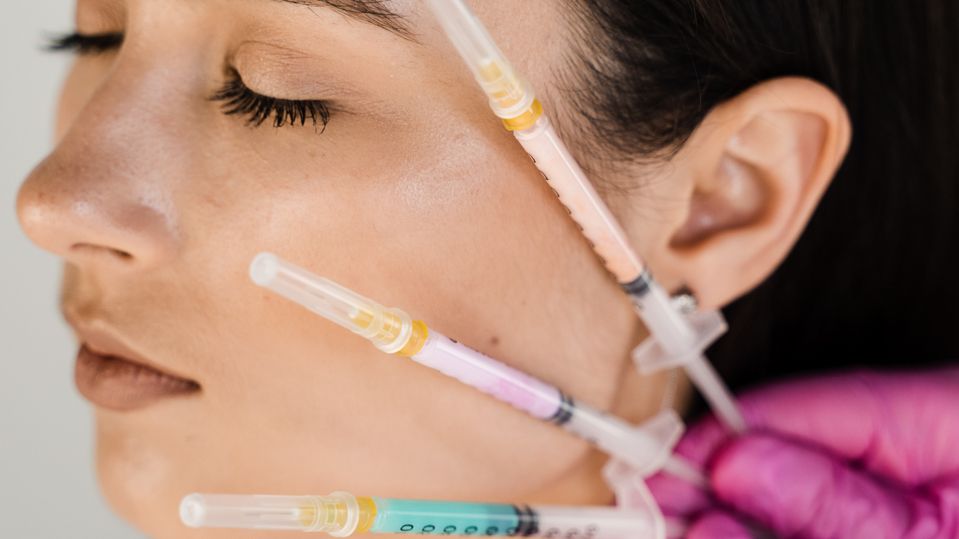 Read more about the article الحقن التجميلي في الرياض حقن الفيلر في الرياض , حقن البوتوكس , حقن الدهون الزاتية