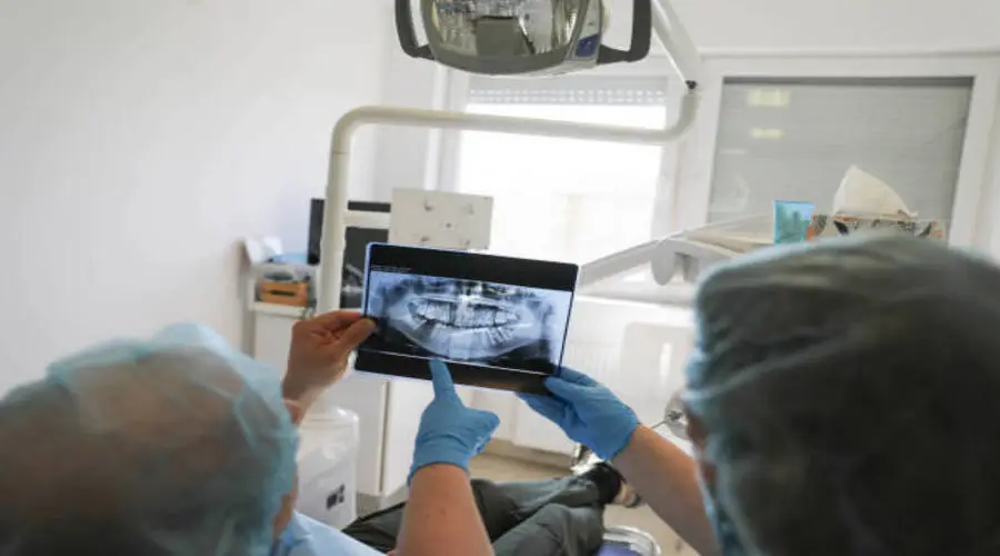 عملية زراعة الأسنان